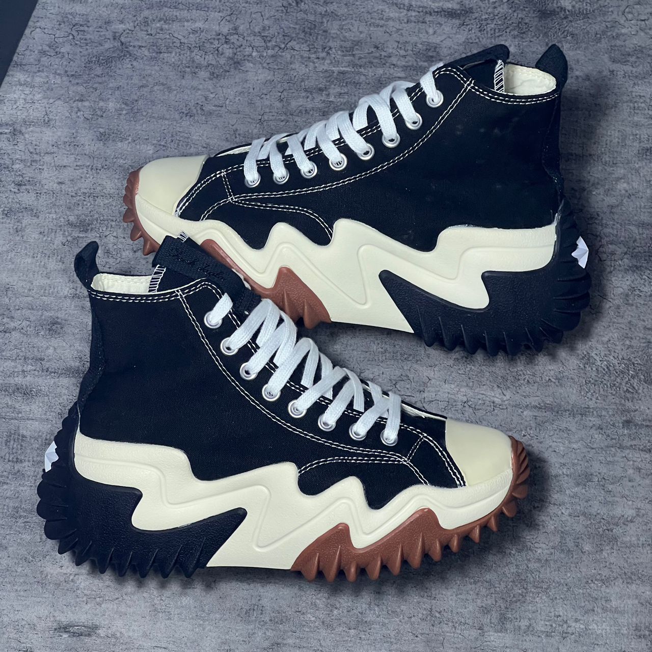 Converse Run Star Motion