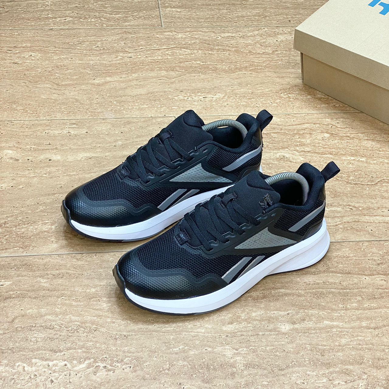 Reebok Floatride runner Black/White