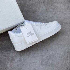 NIKE AIRFORCE 1 LOW 'TRIPLE WHITE'
