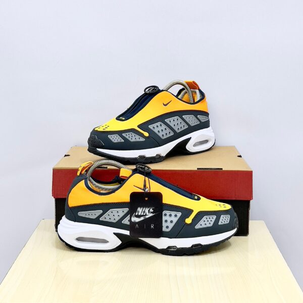 NIKE AIRMAX SUNDER “CANYON GOLD"