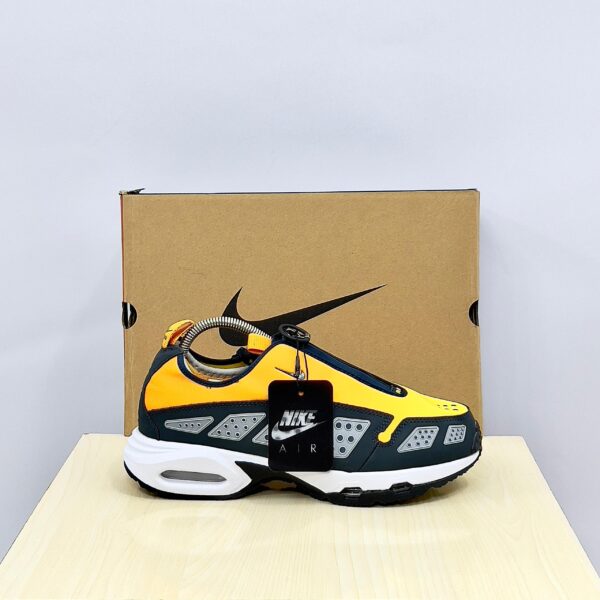 NIKE AIRMAX SUNDER “CANYON GOLD" - Image 3