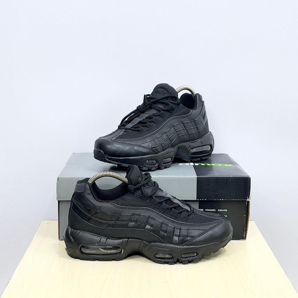 NIKE AIR MAX 95 OG TRIPLE BLACK