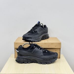 NIKE ZOOM VOMERO 5 “TRIPLE BLACK”