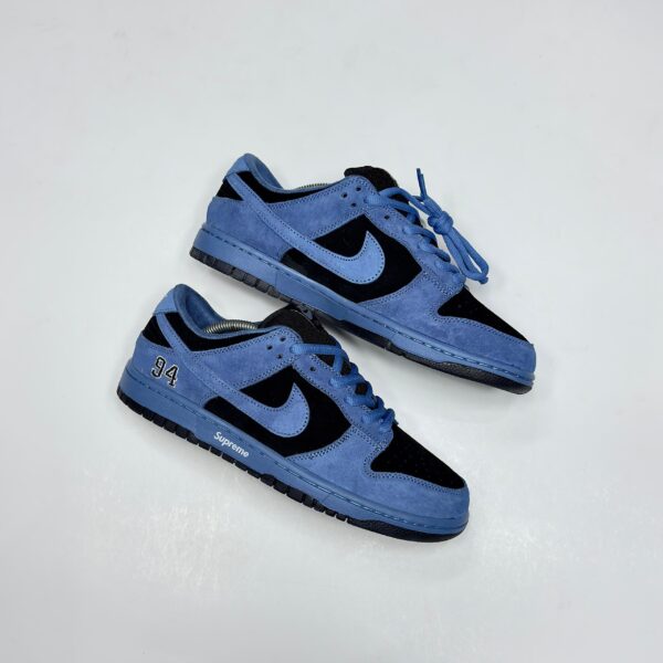 Supreme X Nike SB Dunk "Ocean Fog" - Image 3