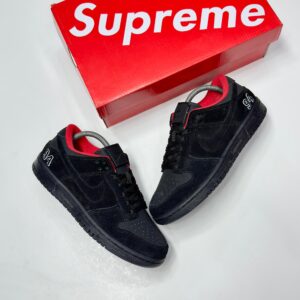 Supreme X Nike SB Dunk Black
