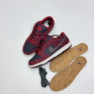 RIOT SKATESHOP x NIKE SB DUNK LOW “MAHOGANY”