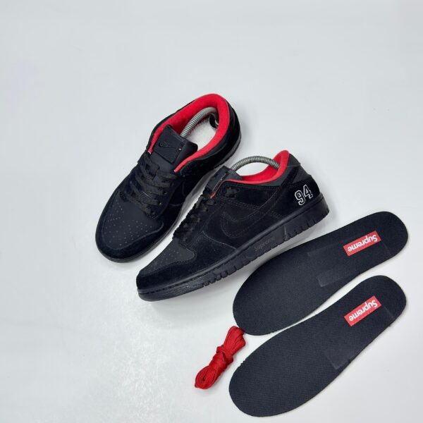 Supreme X Nike SB Dunk Black - Image 2
